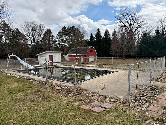 5th image of 16351 Oakley Rd