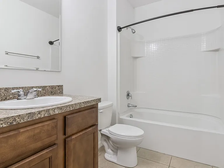 4257 Roberta Dr — Photo 17