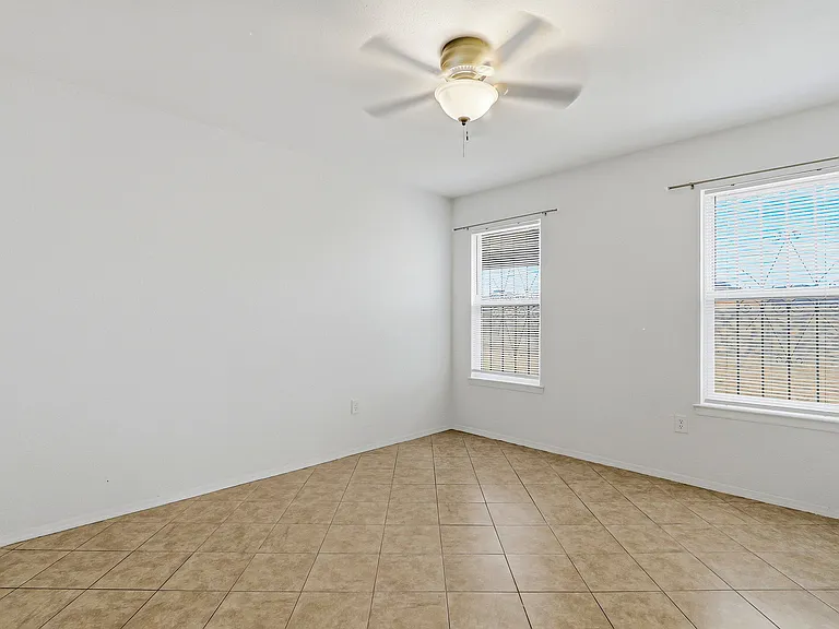 10837 Gemstone St — Photo 23