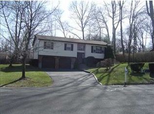 9 Esquire Rd, New City, NY 10956