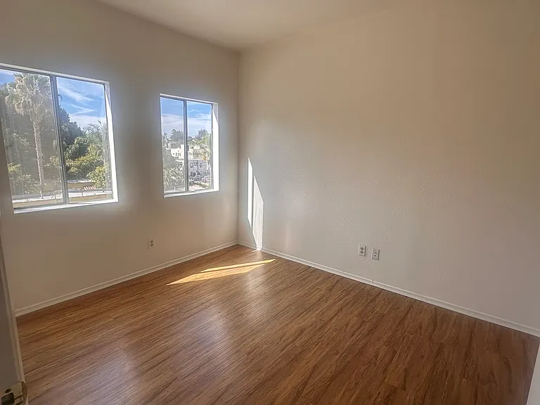 821 N Vendome St #16 — Photo 10