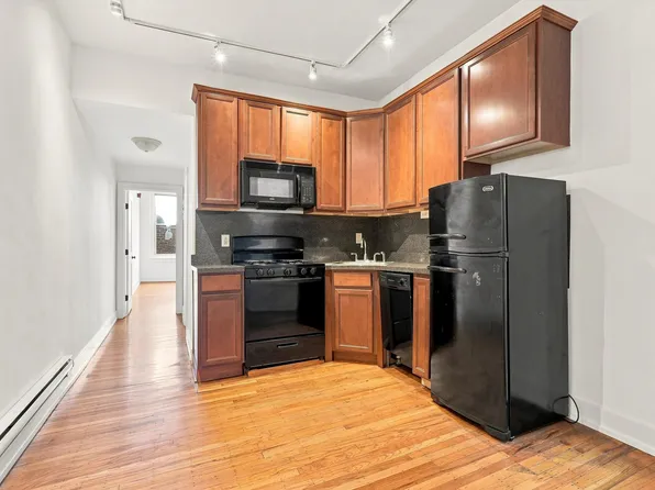 1001 Pine St APT 404, Philadelphia, PA 19107
