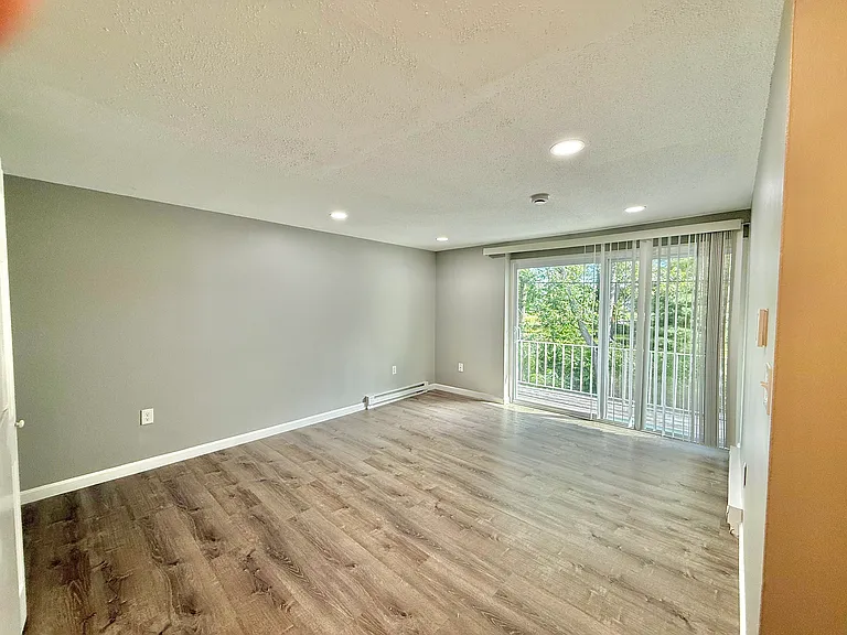 305 Grant St #2 — Photo 9