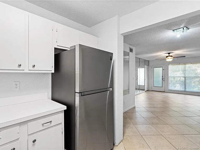 2118 SE Edler Dr #B — Photo 9