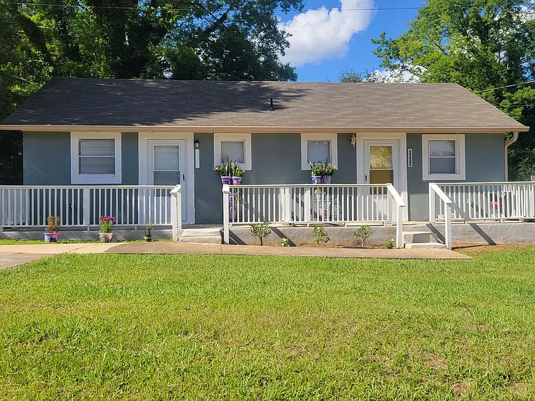 3251 Highpoint Dr — Photo 9