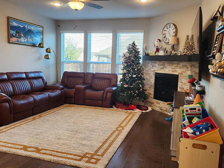 5901 Silverhollow Dr — Photo 7