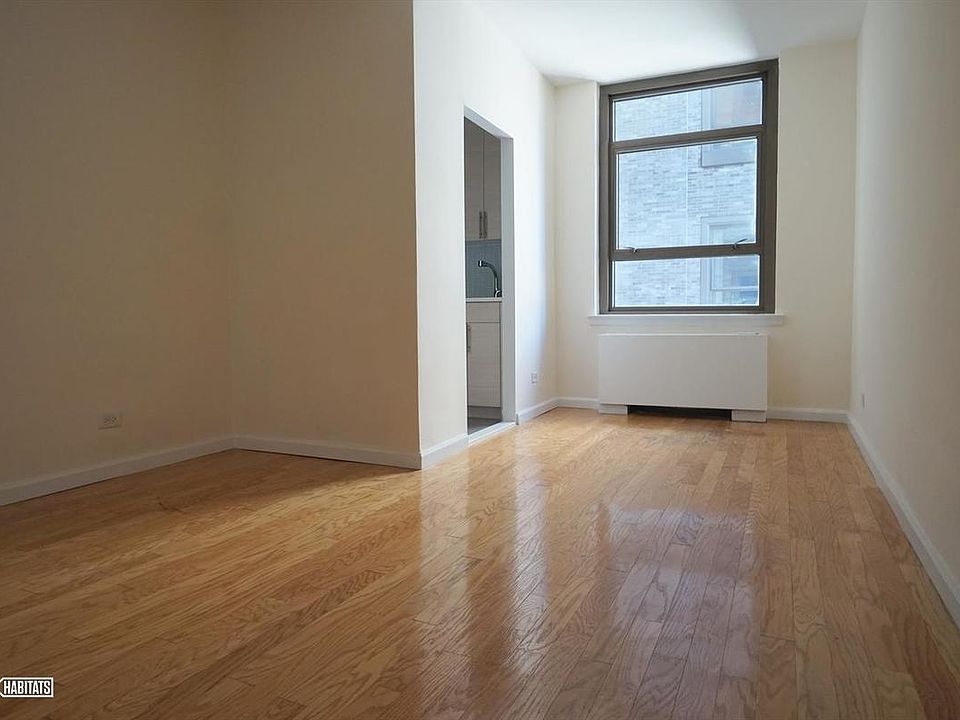 2nd image of 4 Park Ave APT 21P
