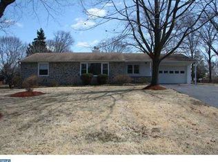 25 Lakeview Dr, Holland, PA