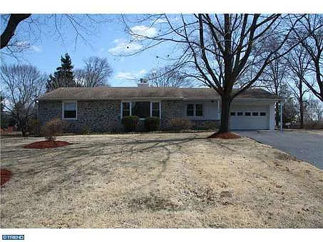 25 Lakeview Dr photo 1