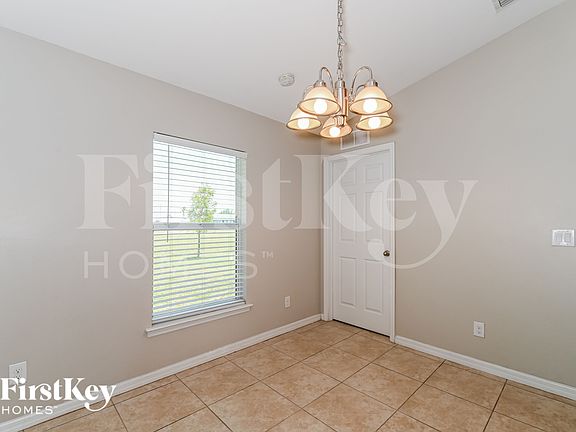 4th image of 1023 NW 22nd Ter