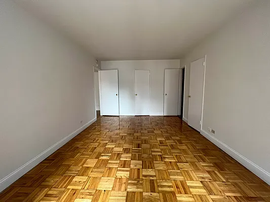 Rented by AZ REALTY NYC LLC | media 19