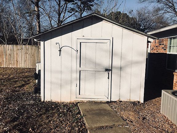 4th image of 605 N Louisville Ave