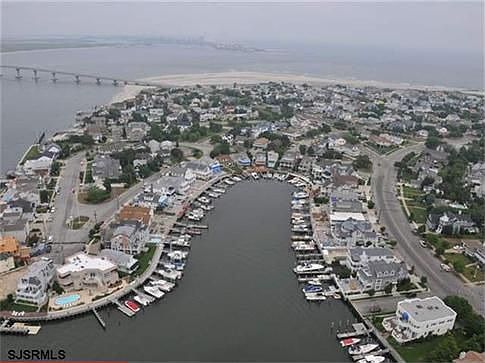 5th image of 208 W Atlantic Blvd