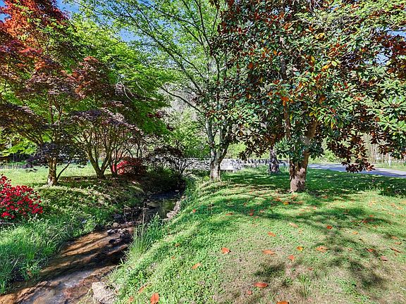 2nd image of 20 Bates Creek Rd