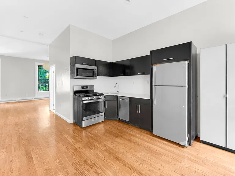 361 Gates Ave #1 — Photo 4