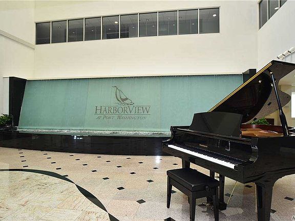 2nd image of 100 Harbor View Dr #527
