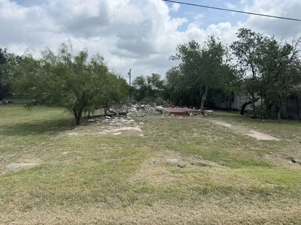 207 W 2nd St, Bishop, TX 78343