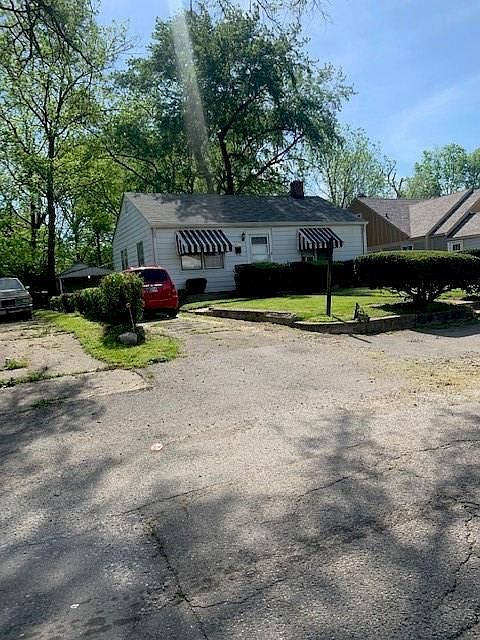 1st image of 3627 N Parker Ave