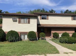 6059 In The Pines Dr SE, Grand Rapids, MI 49548
