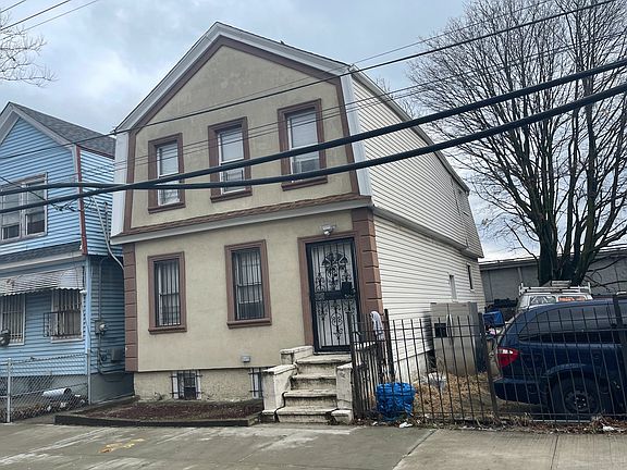 3rd image of 16612 Douglas Ave