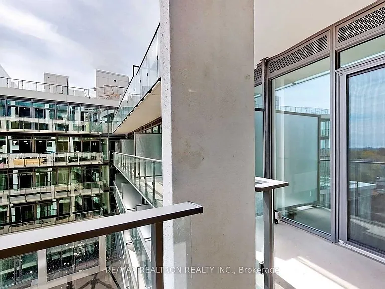 5 Soudan Ave #1628 — Photo 32