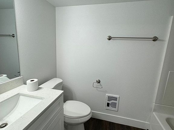 4th image of 3542 N Missouri Ave Unit B