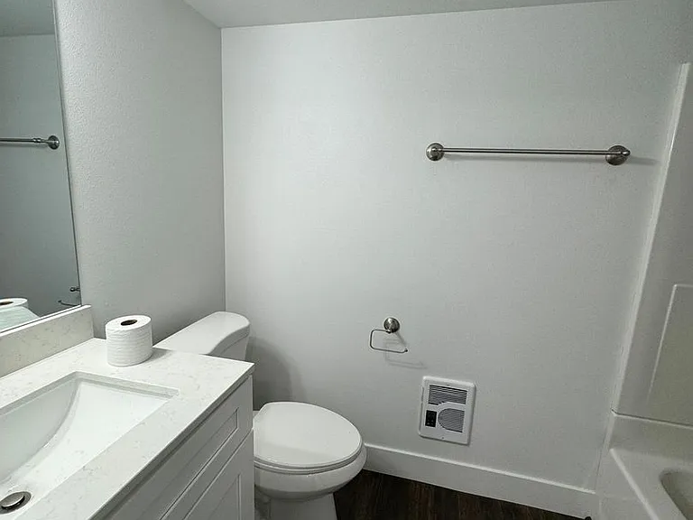 3542 N Missouri Ave #B — Photo 4
