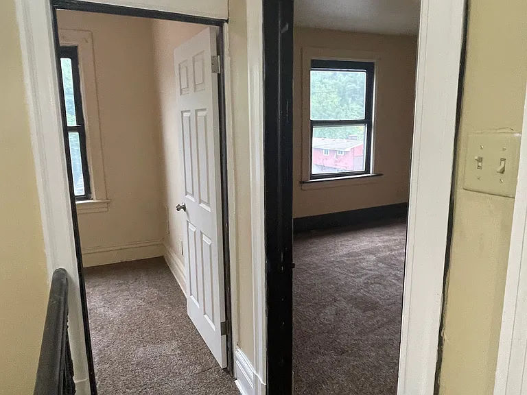 1250 Blackadore Ave — Photo 21