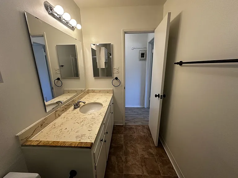 1156 Alameda Ave — Photo 23