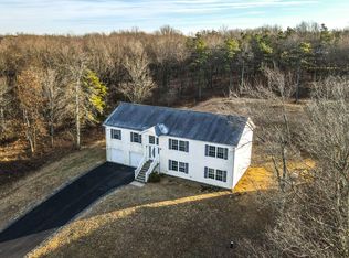 2128 Wild Laurel Dr, Long Pond, PA