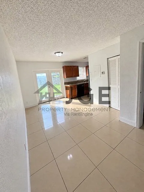4 bed, 2.0 bath, 1145 sqft, $2,950 — Photo 2