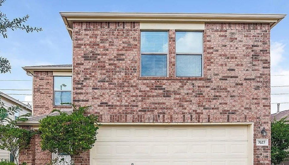 1st image of 76271 Cypress Edge Dr