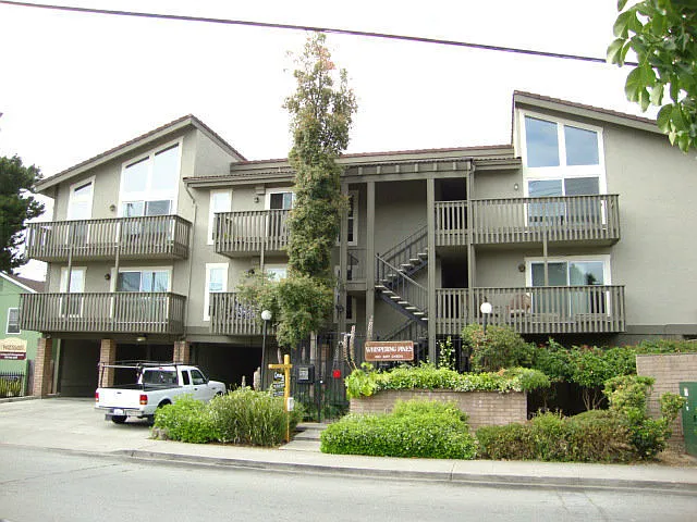 Photo 1 of 11 - 480 E Okeefe St #308 - East Palo Alto, CA Primary Photo - 480 E Okeefe St #308