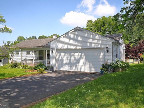 2nd image of 68 Pilgrim Dr