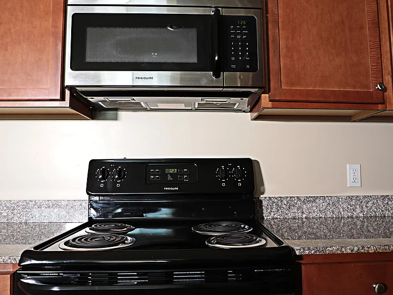 Stonegate Apartments — Photo 8