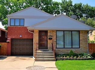 1407 Oakton St, Park Ridge, IL 60068