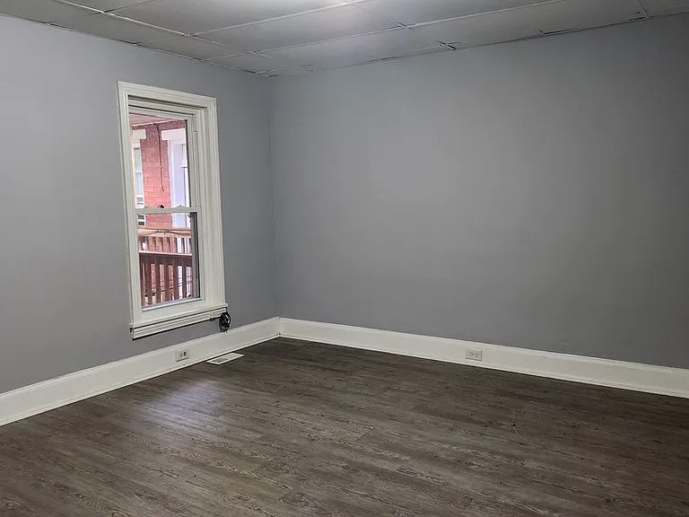 514 S Duke St — Photo 9