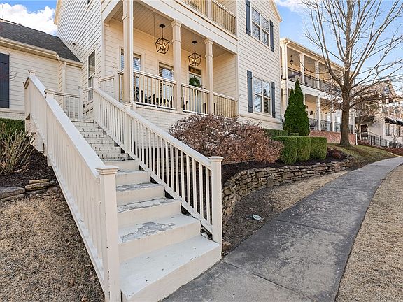 3rd image of 1639 E Cypress Ln