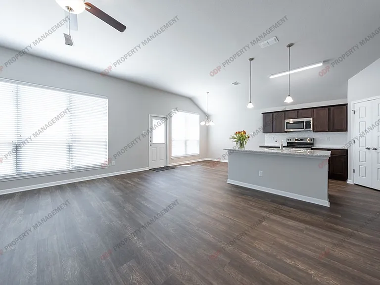 7453 Mossy Ridge Ln — Photo 2