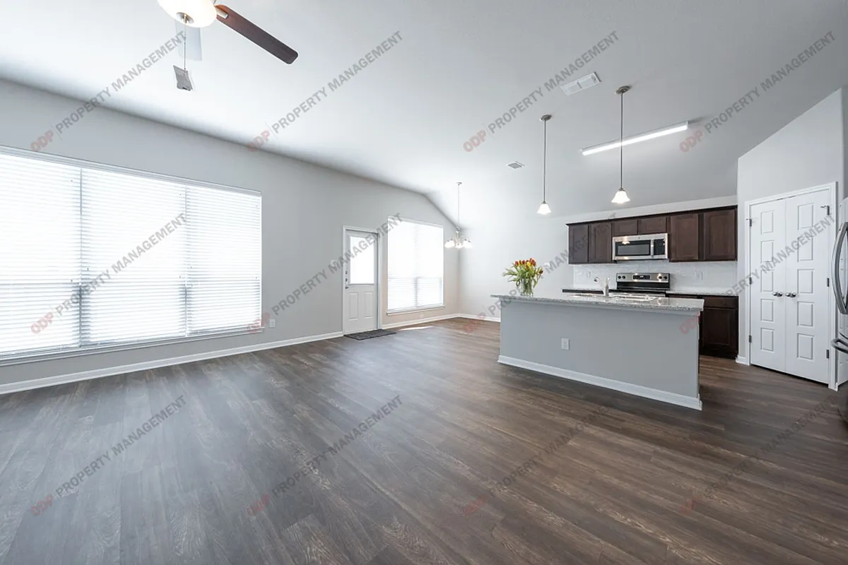 Building Photo - 7453 Mossy Ridge Ln