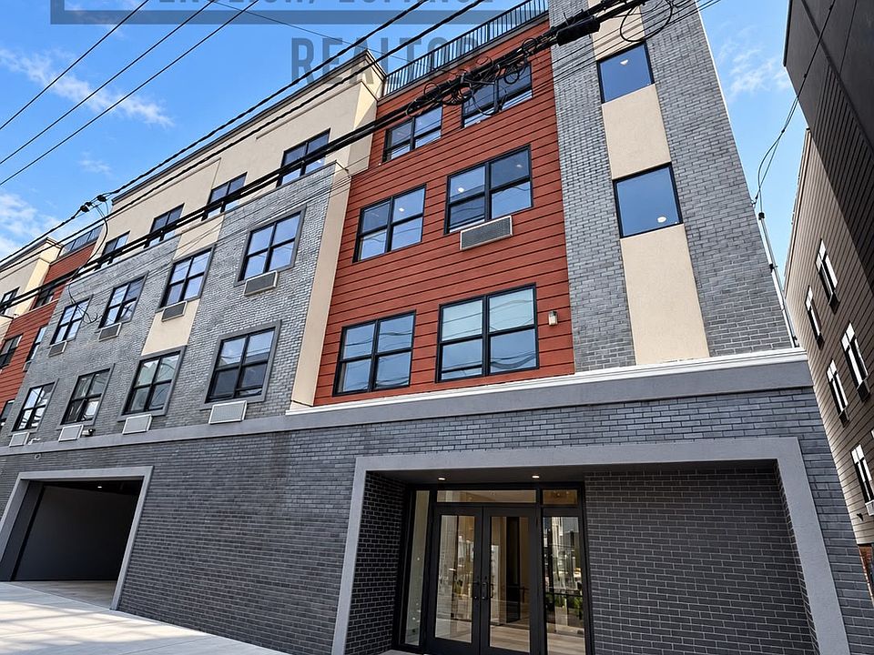 1st image of 444 Summer St #10