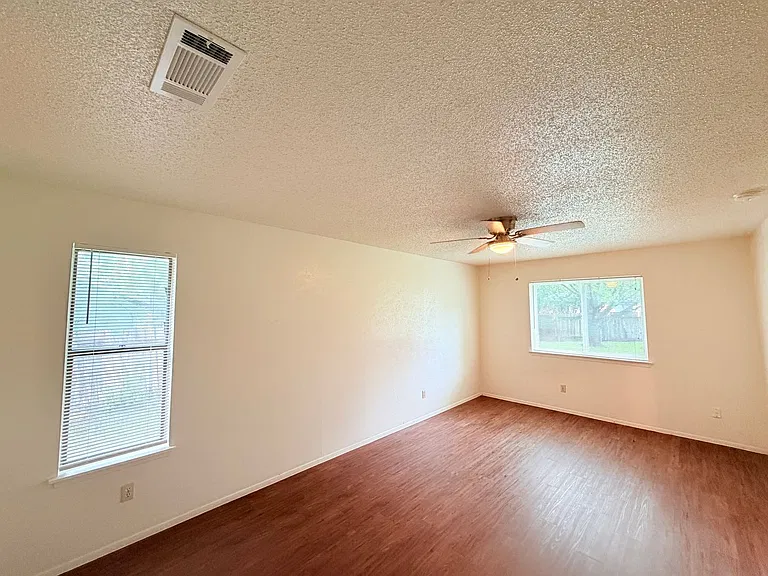 10904 Meadgreen Ct — Photo 18