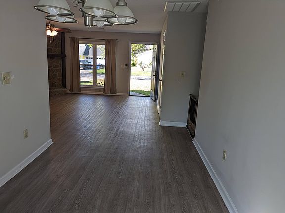 3rd image of 8034 Nova Ct