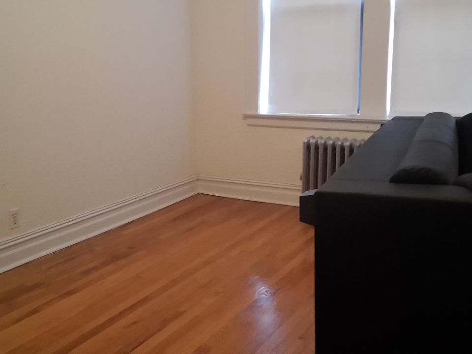 2nd image of 3050 45th St #3R
