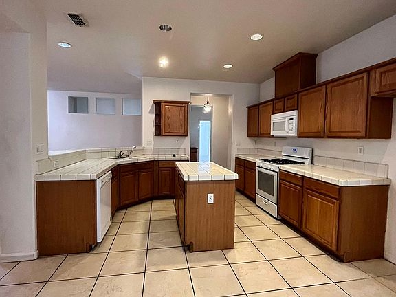 3rd image of 3355 Bryant Dr