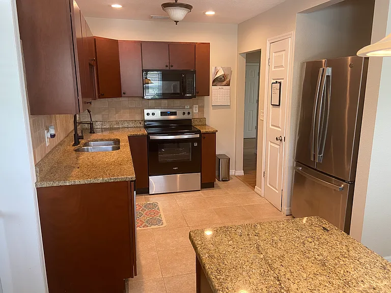 515 E Adalee St — Photo 16
