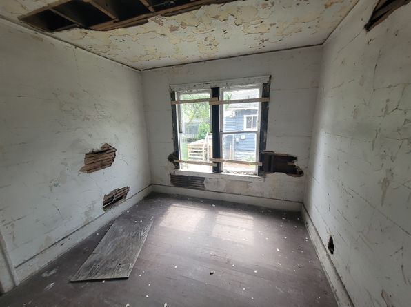 detroit-michigan-88398033 picture