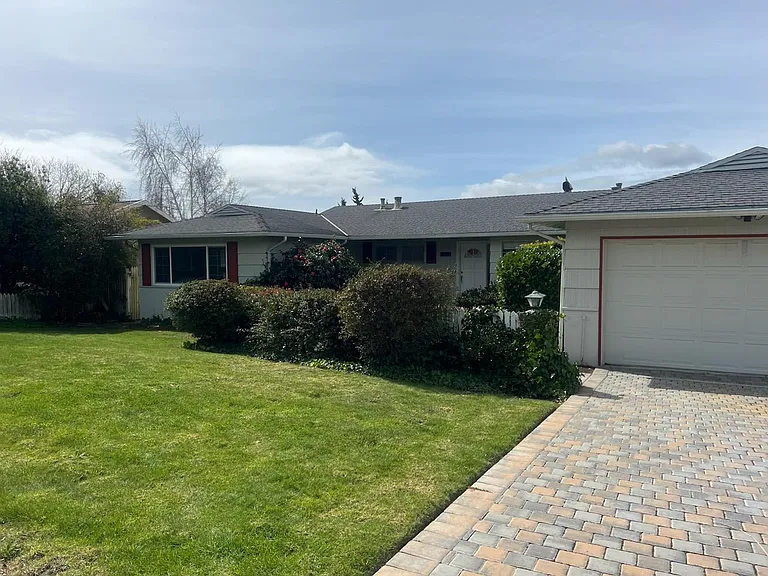 1776 Parrott Dr — Photo 1