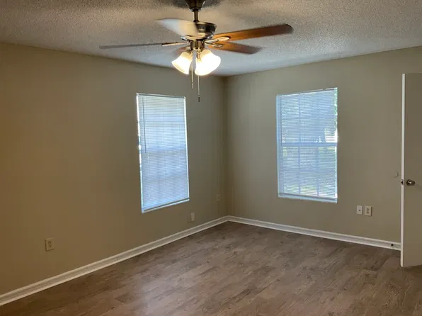 1011 72nd St NW, Bradenton, FL 34209