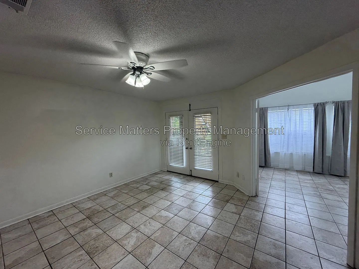 2 bed, 1.0 bath, 902 sqft, $1,395 — Photo 2